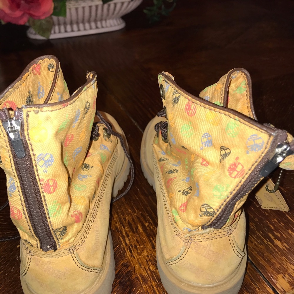 New Timberland Nubuck Zipper Back Boots Size 4.5Y - Picture 3 of 5